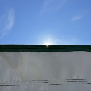Winterabdeckung grau grün